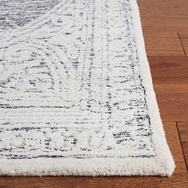Safavieh Metro Met616Z Ivory/Black Rug.