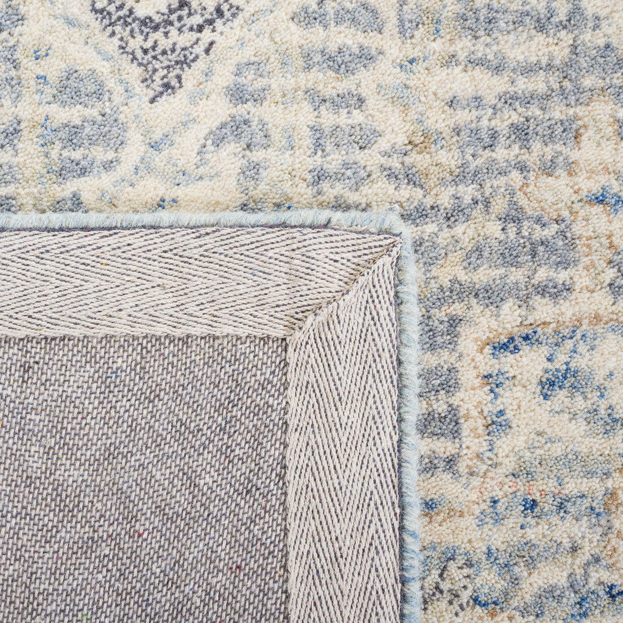 Safavieh Metro Met617F Light Grey/Ivory Rug.