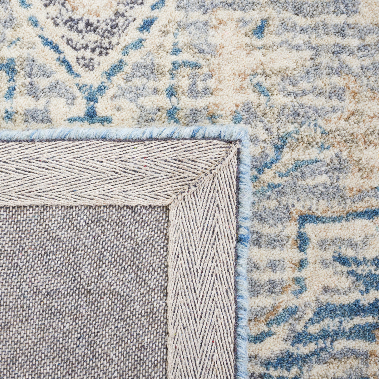 Safavieh Metro Met617M Blue/Ivory Rug.