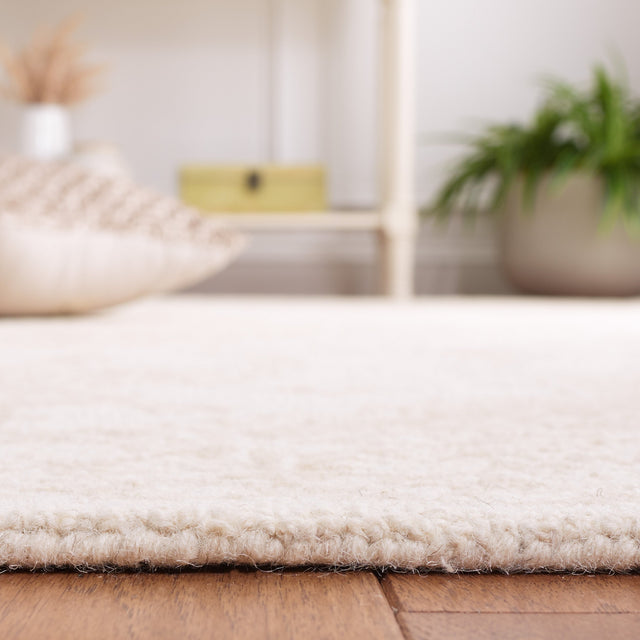 Safavieh Metro Met874B Beige/Ivory Rug.