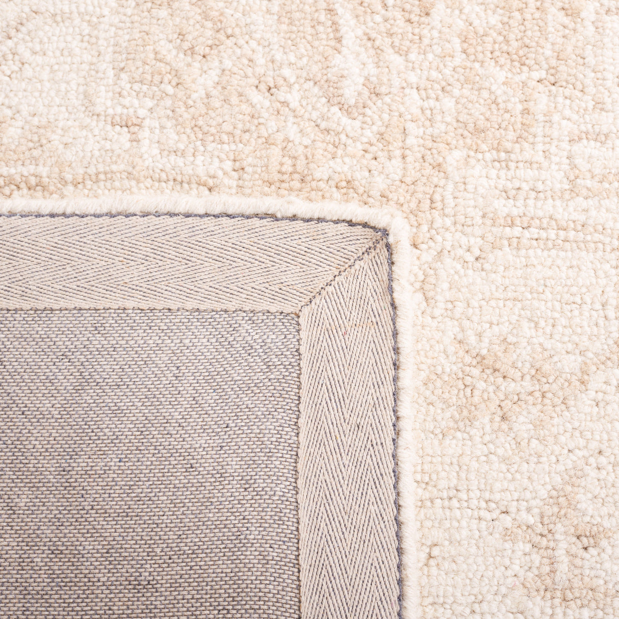 Safavieh Metro Met874B Beige/Ivory Rug.