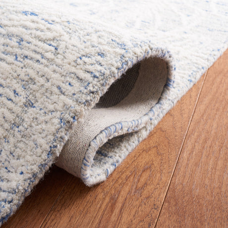 Safavieh Metro Met880M Blue/Ivory Rug.