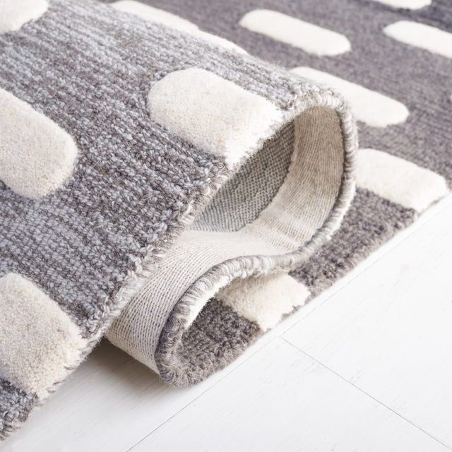 Safavieh Metro Met882Z Black/Ivory Rug.