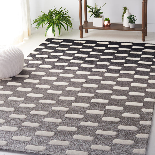 Safavieh Metro Met882Z Black/Ivory Rug.