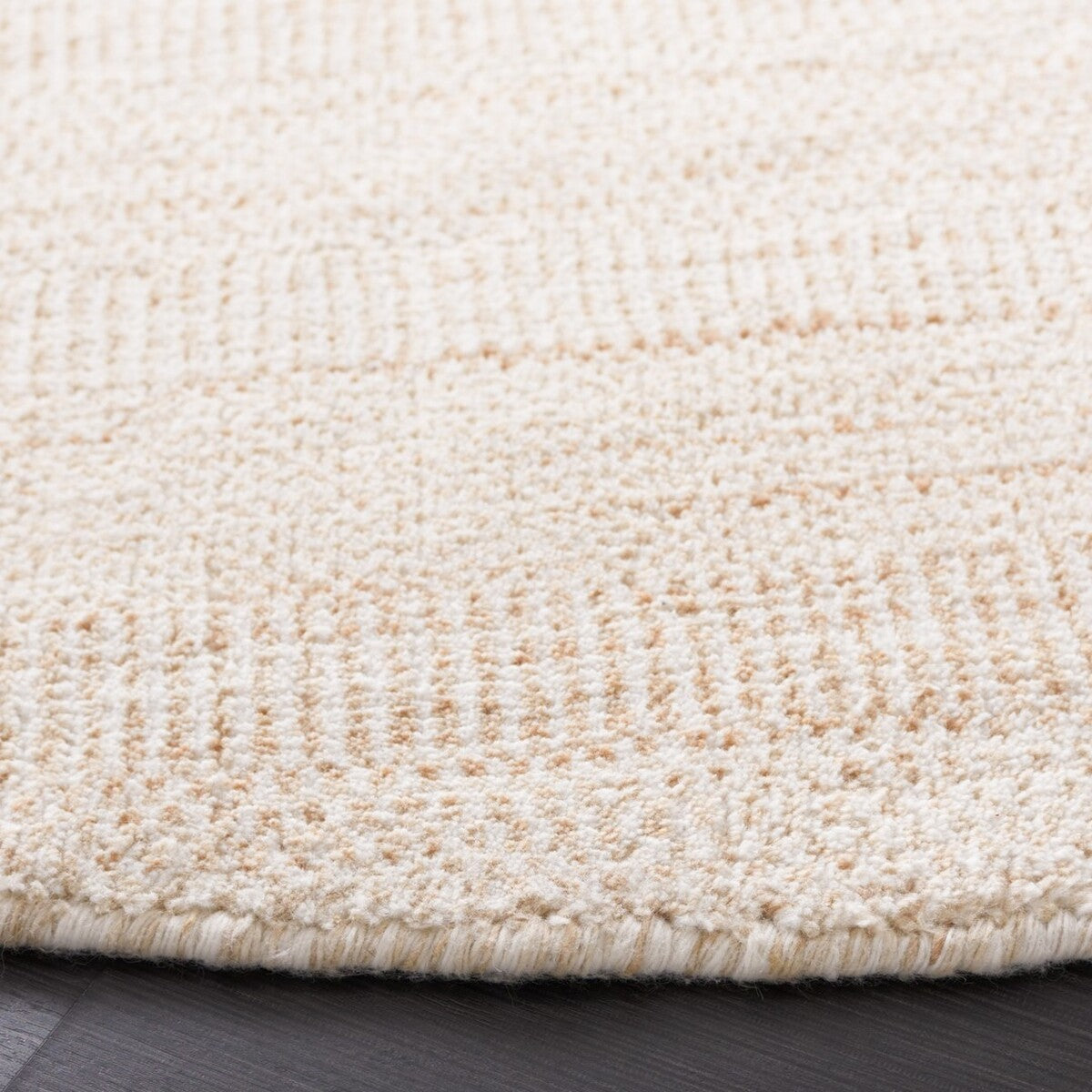 Safavieh Mirage Mir125B Beige/Ivory Rug.