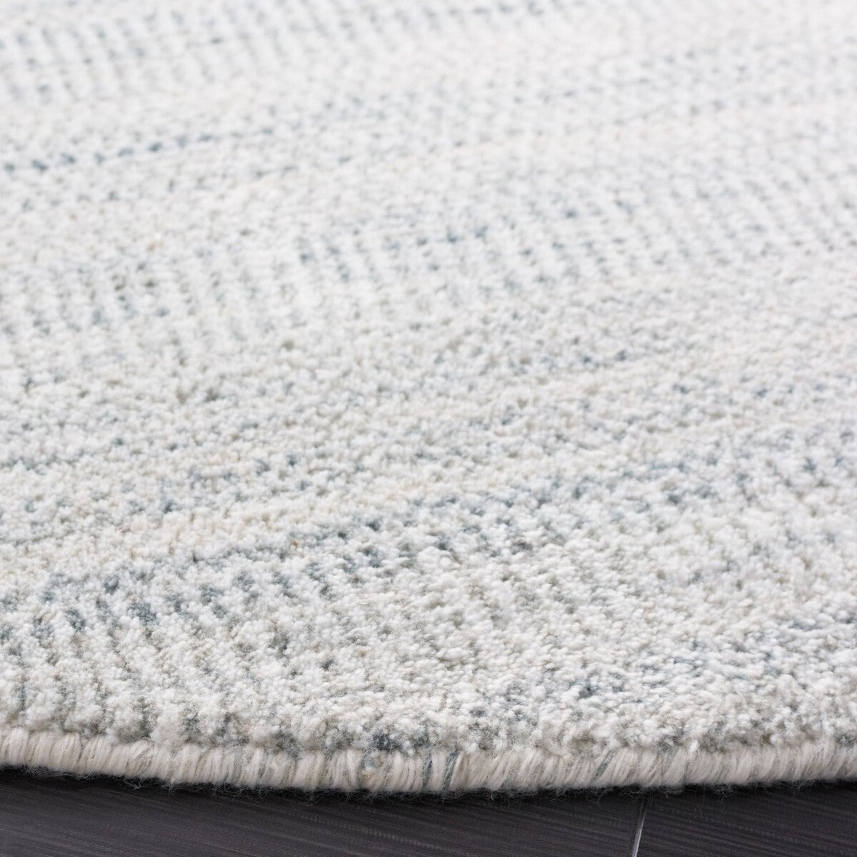Safavieh Mirage Mir125F Light Grey/Ivory Rug.