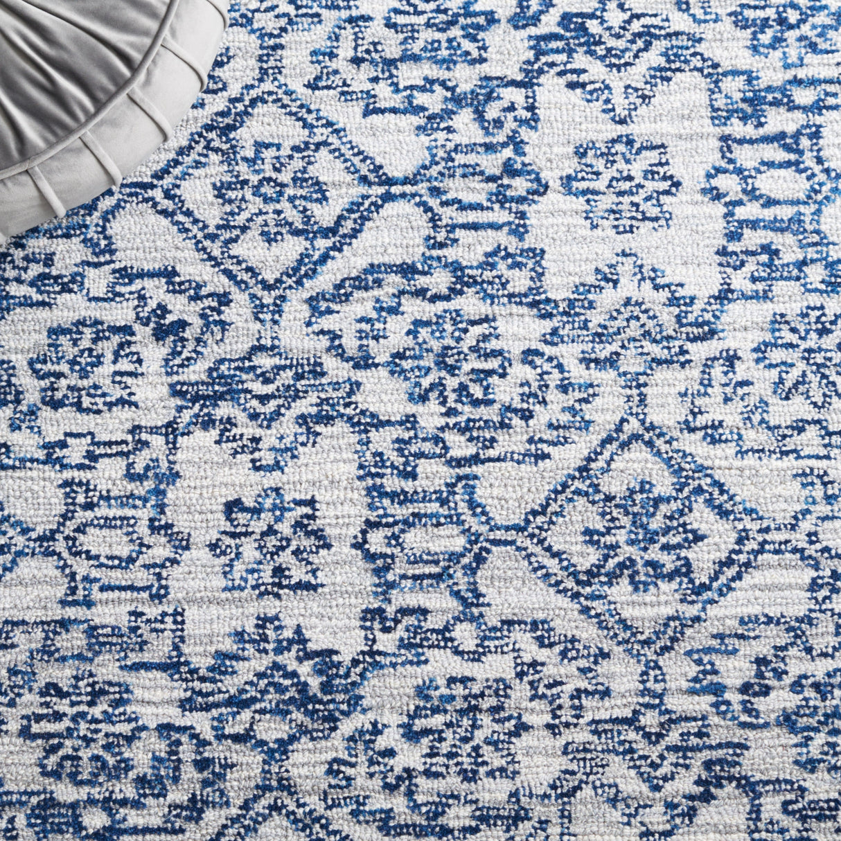 Safavieh Micro-Loop Mlp955M Blue Rug.