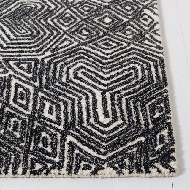 Safavieh Micro-Loop Mlp956Z Ivory/Black Rug.