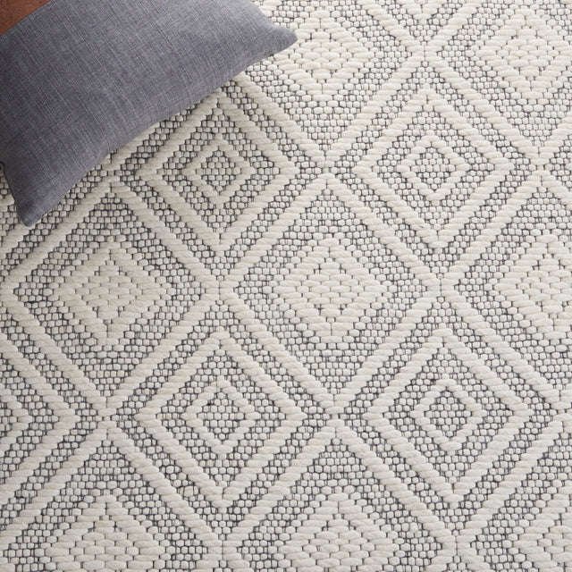 Safavieh Marbella Mrb176A Ivory/Black Rug.