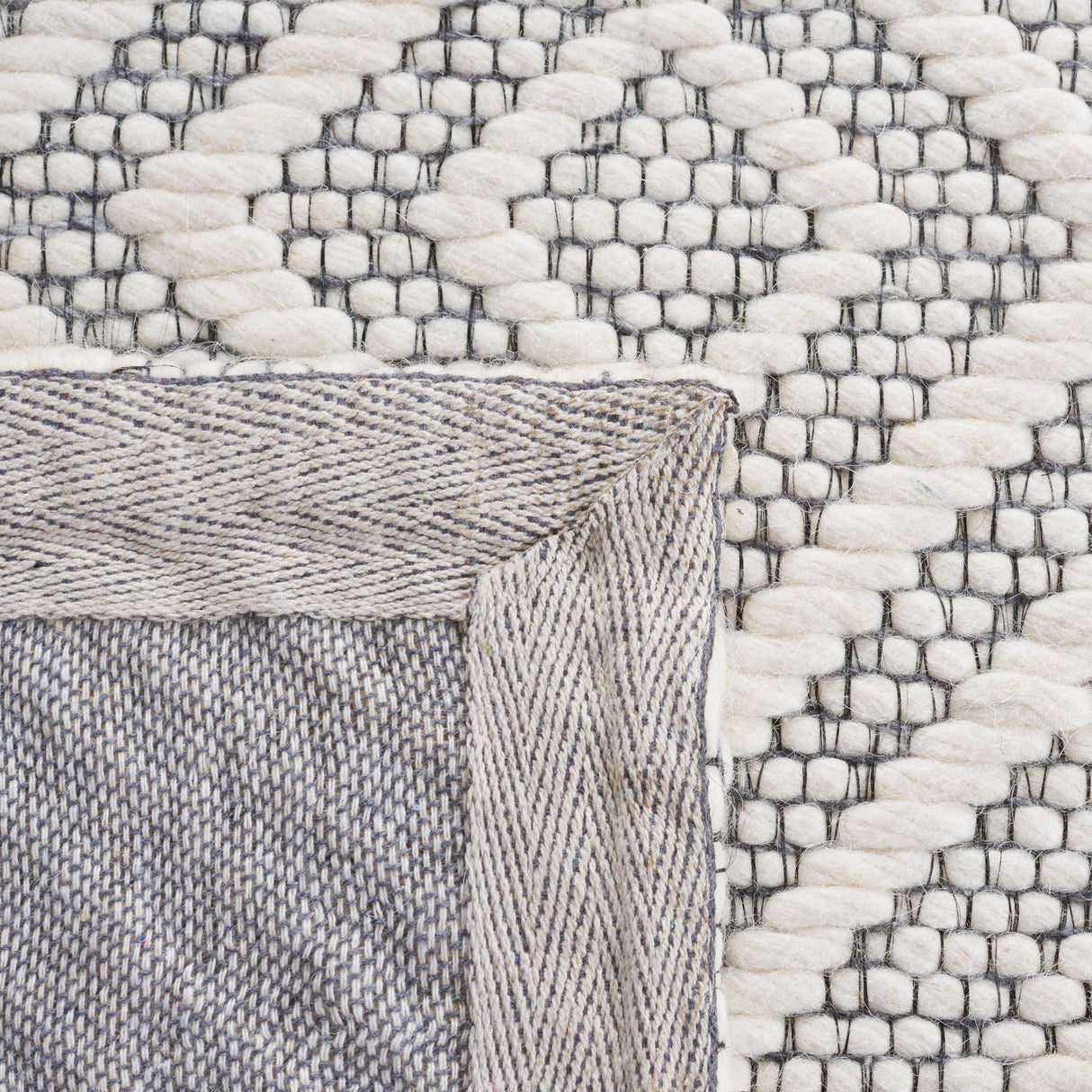 Safavieh Marbella Mrb176A Ivory/Black Rug.