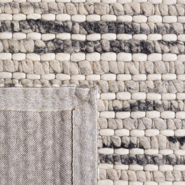 Safavieh Marbella Mrb205Z Black/Ivory Rug.