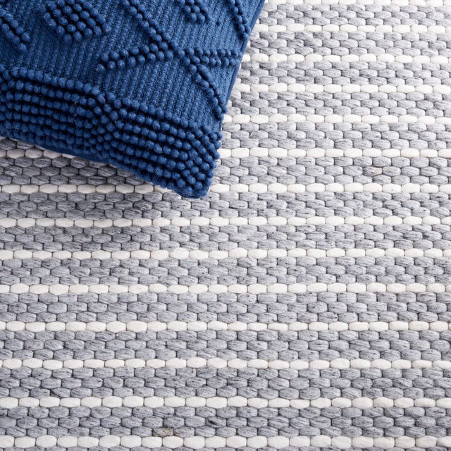 Safavieh Marbella Mrb207F Grey/Ivory Rug.