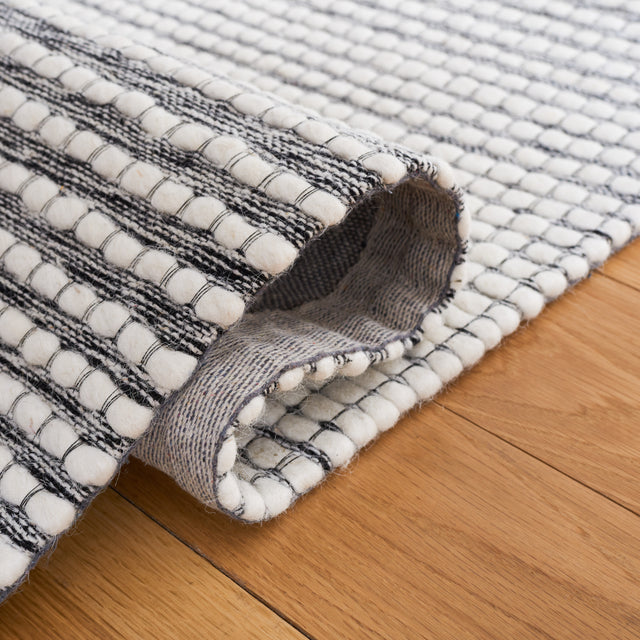 Safavieh Marbella Mrb208Z Ivory/Black Rug.