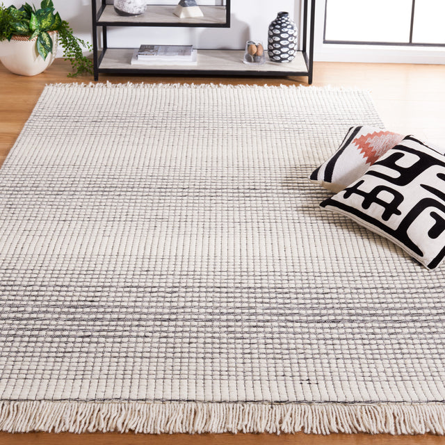 Safavieh Marbella Mrb208Z Ivory/Black Rug.