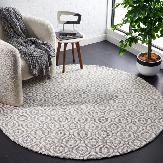 Safavieh Marbella Mrb325F Grey/Ivory Rug.