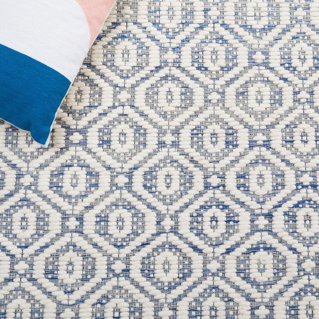 Safavieh Marbella Mrb325N Blue/Ivory Rug.