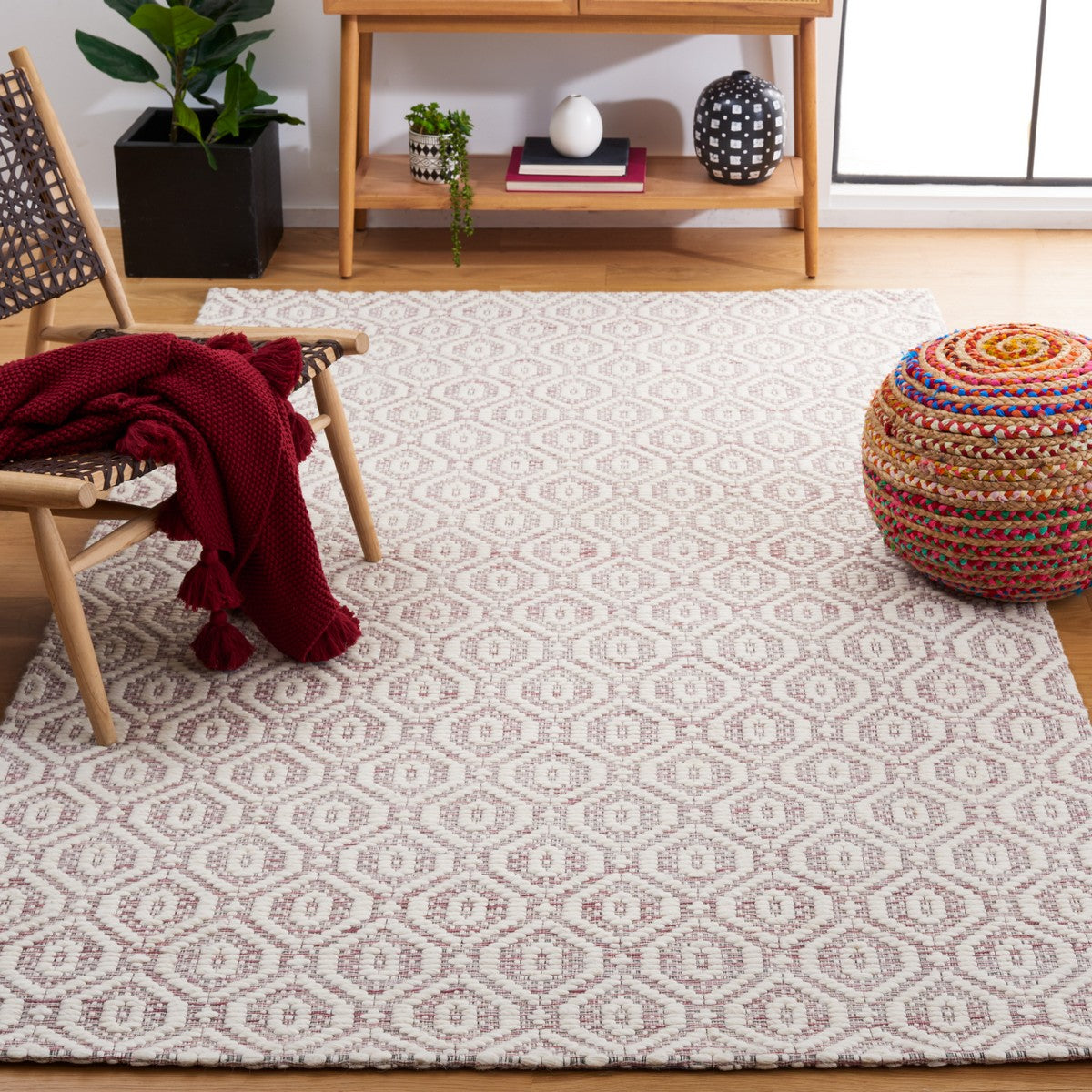 Safavieh Marbella Mrb325U Pink/Ivory Rug.