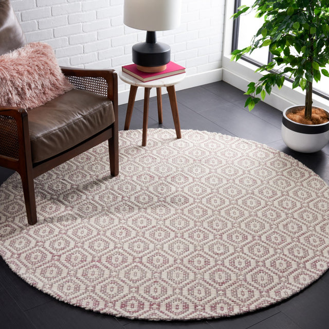 Safavieh Marbella Mrb325U Pink/Ivory Rug.