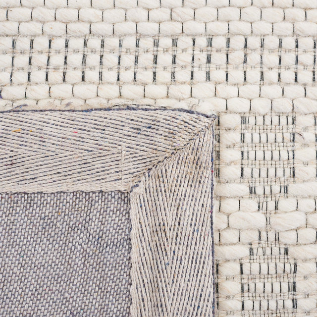 Safavieh Marbella Mrb327A Ivory/Beige Rug.