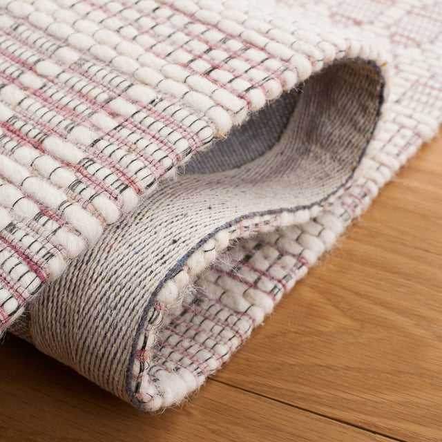 Safavieh Marbella Mrb327U Pink/Ivory Rug.