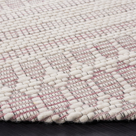 Safavieh Marbella Mrb327U Pink/Ivory Rug.