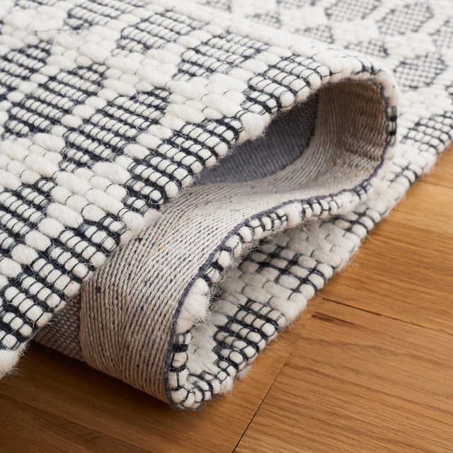 Safavieh Marbella Mrb327Z Black/Ivory Rug.