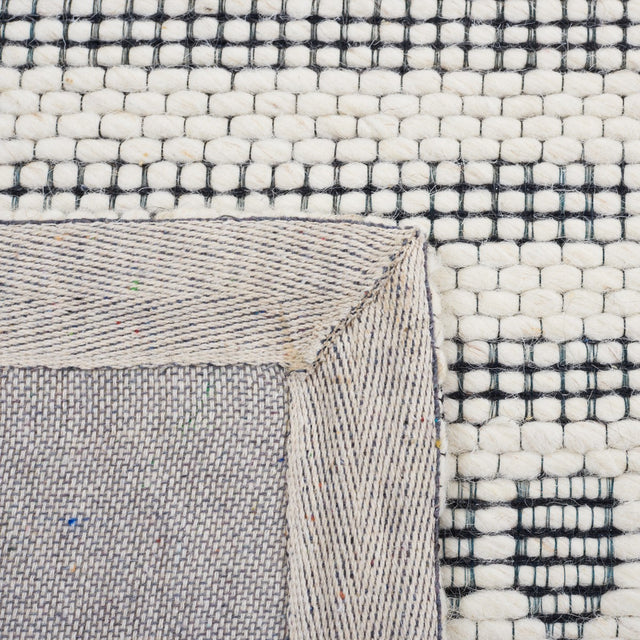 Safavieh Marbella Mrb327Z Black/Ivory Rug.