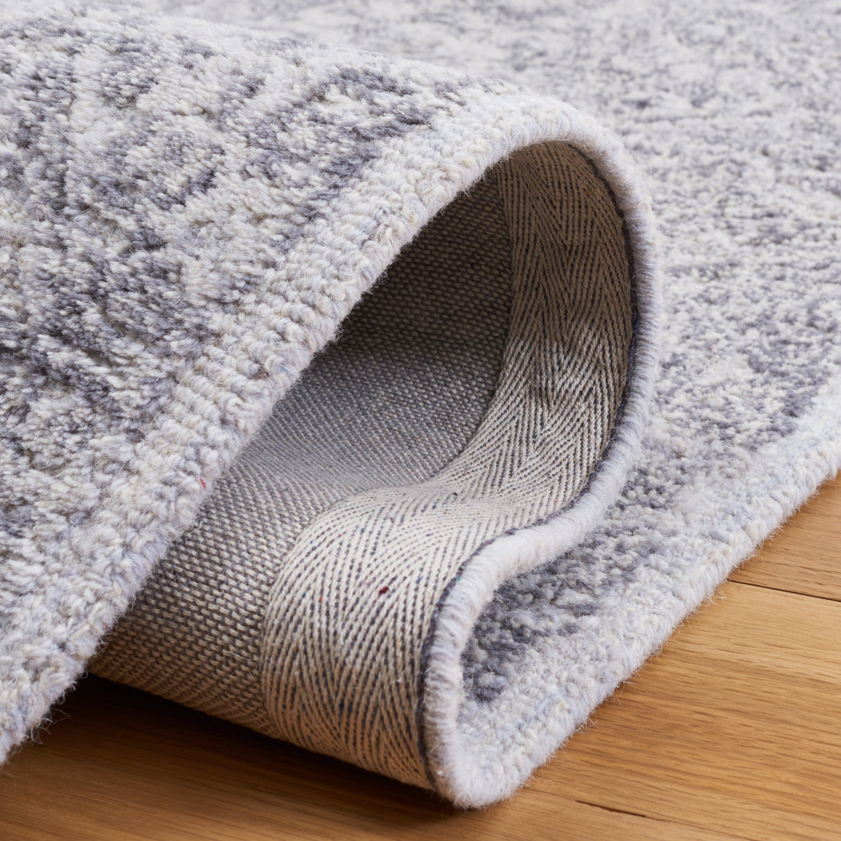 Safavieh Marquee Mrq201N Grey Rug.