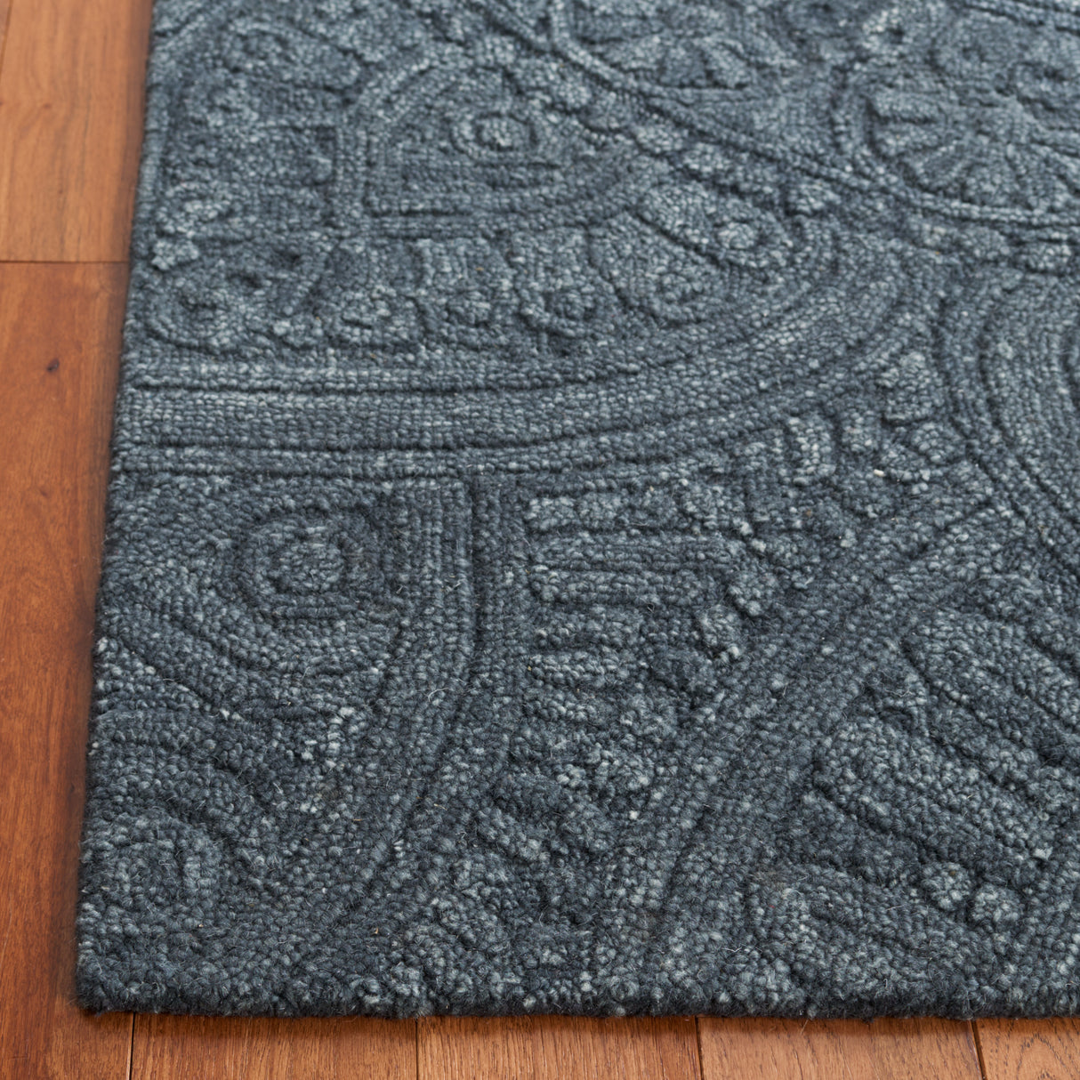 Safavieh Marquee Mrq301F Dark Grey Rug.