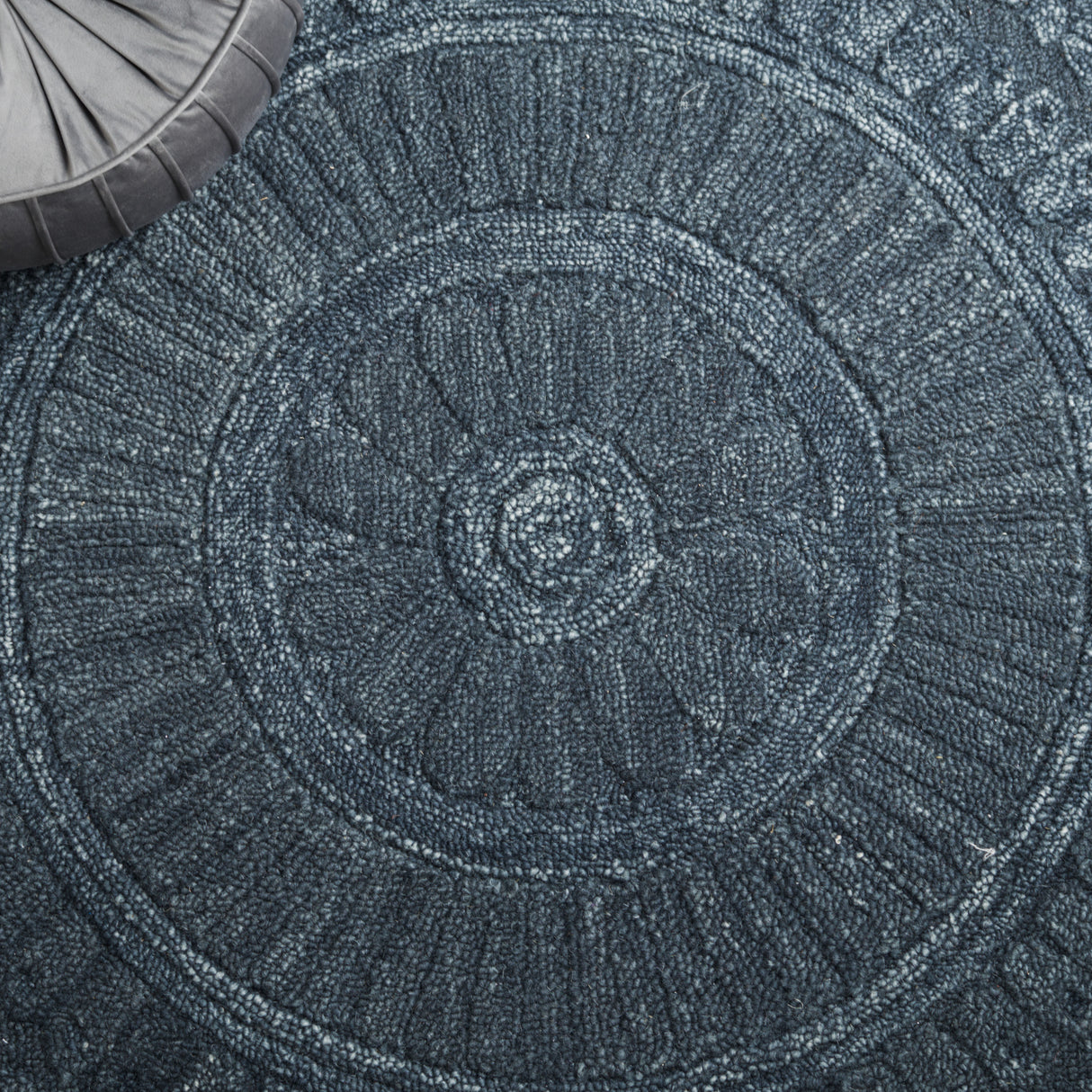 Safavieh Marquee Mrq301F Dark Grey Rug.