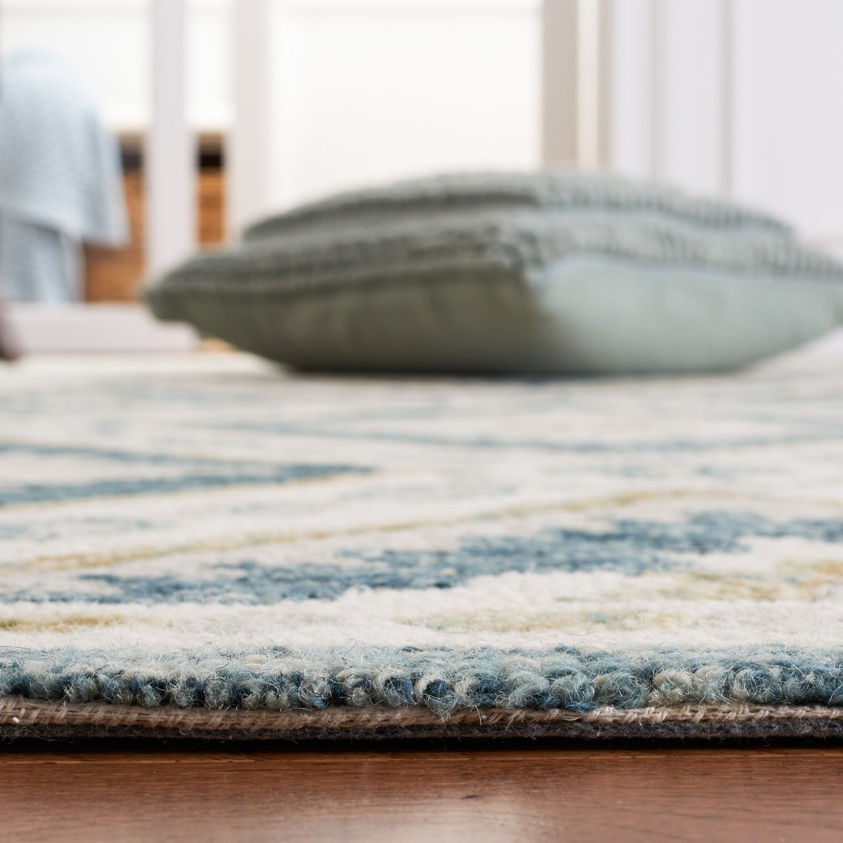 Safavieh Martha Stewart Msr4652M Blue/Ivory Rug.