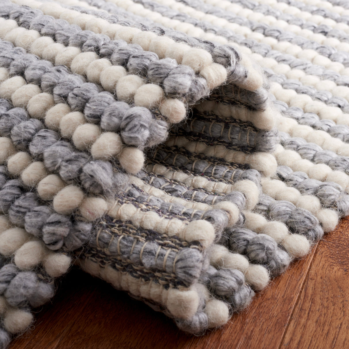 Safavieh Martha Stewart Msr9650F Ivory/Grey Rug.