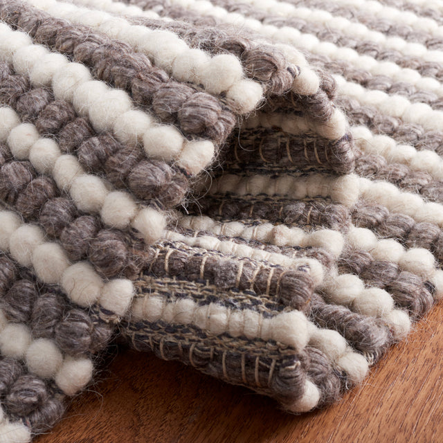 Safavieh Martha Stewart Msr9650T Ivory/Dark Brown Rug.