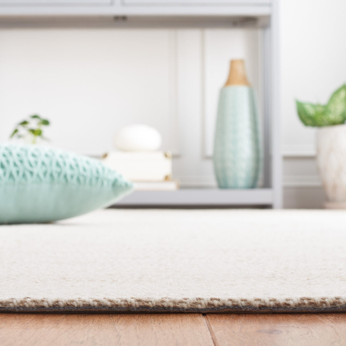 Safavieh Martha Stewart Msr9675B Beige/Ivory Rug.
