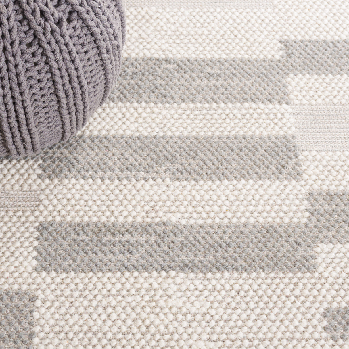 Safavieh Natura Nat225F Ivory/Grey Rug.