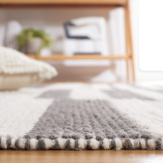 Safavieh Natura Nat225H Ivory/Dark Grey Rug.