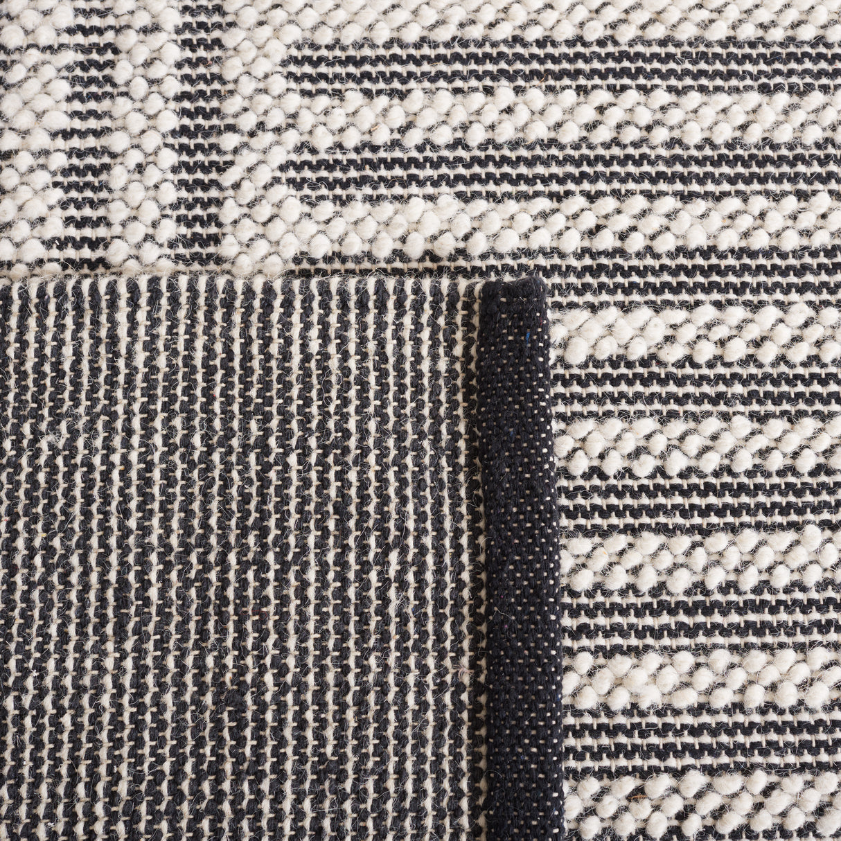 Safavieh Natura Nat227Z Ivory/Black Rug.