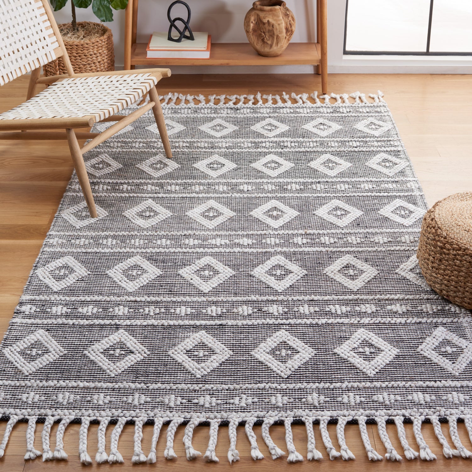 Safavieh Natura Nat315G Silver Rug.