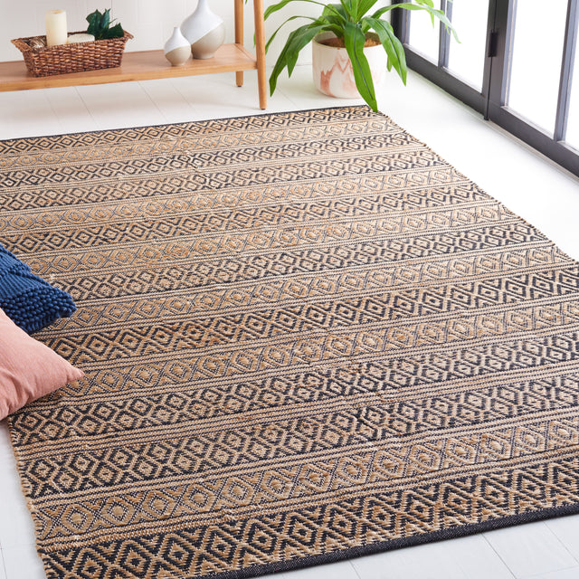 Safavieh Natural Fiber Nf379Z Black/Natural Rug.