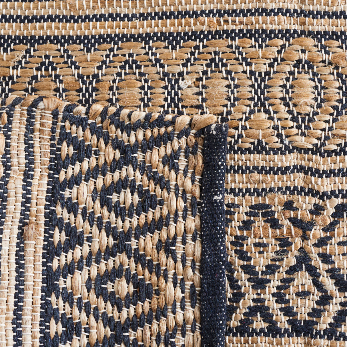 Safavieh Natural Fiber Nf379Z Black/Natural Rug.