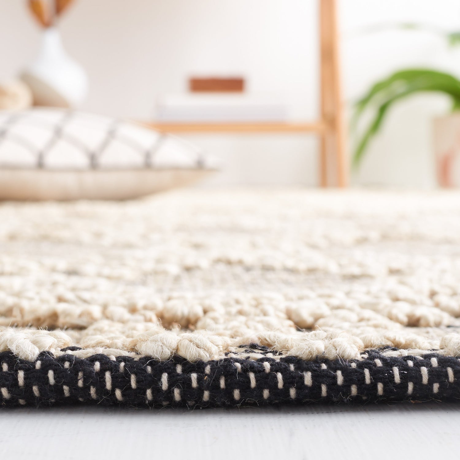 Safavieh Natural Fiber Nf383A Blush/Black Rug.