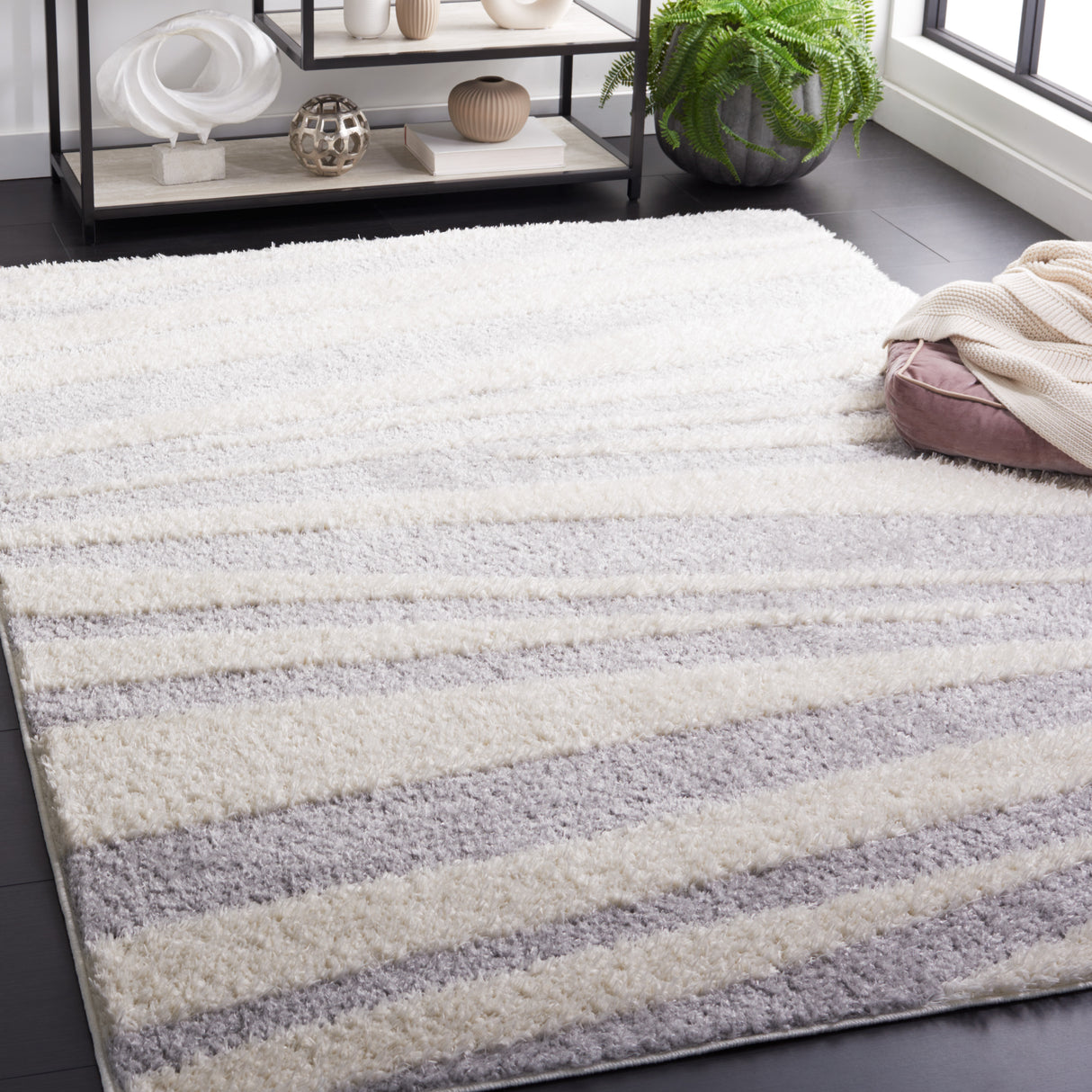 Safavieh Norway Nor200F Grey/Ivory Rug.