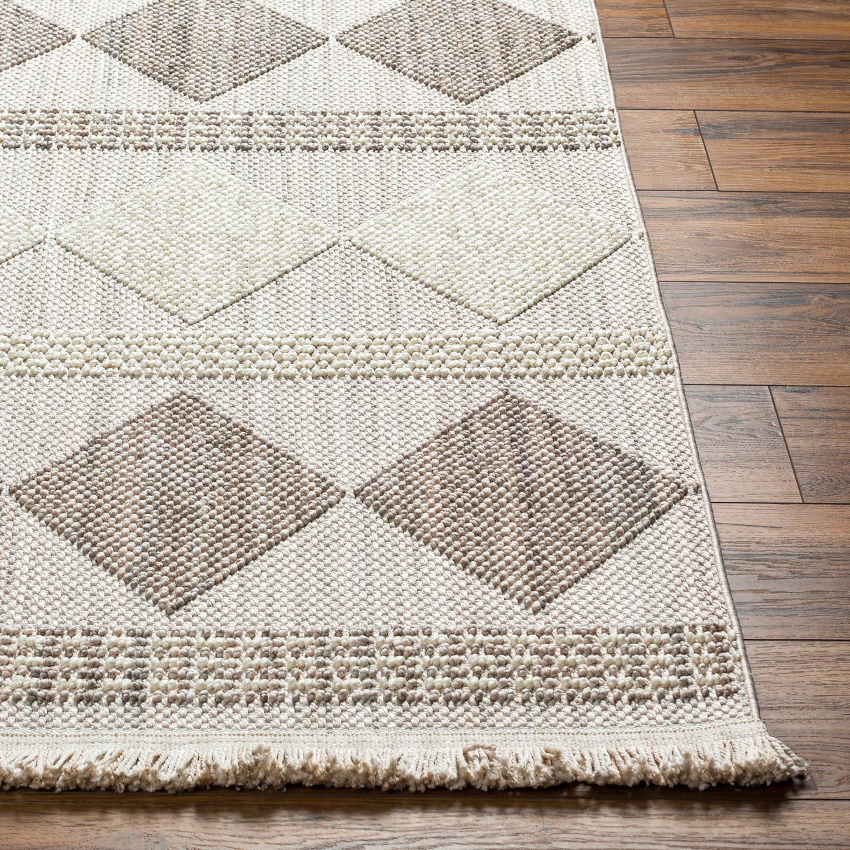 Surya New Delhi Nwh-2301 Light Grey, Sterling Grey, Metallic - Silver, Pewter Rug.