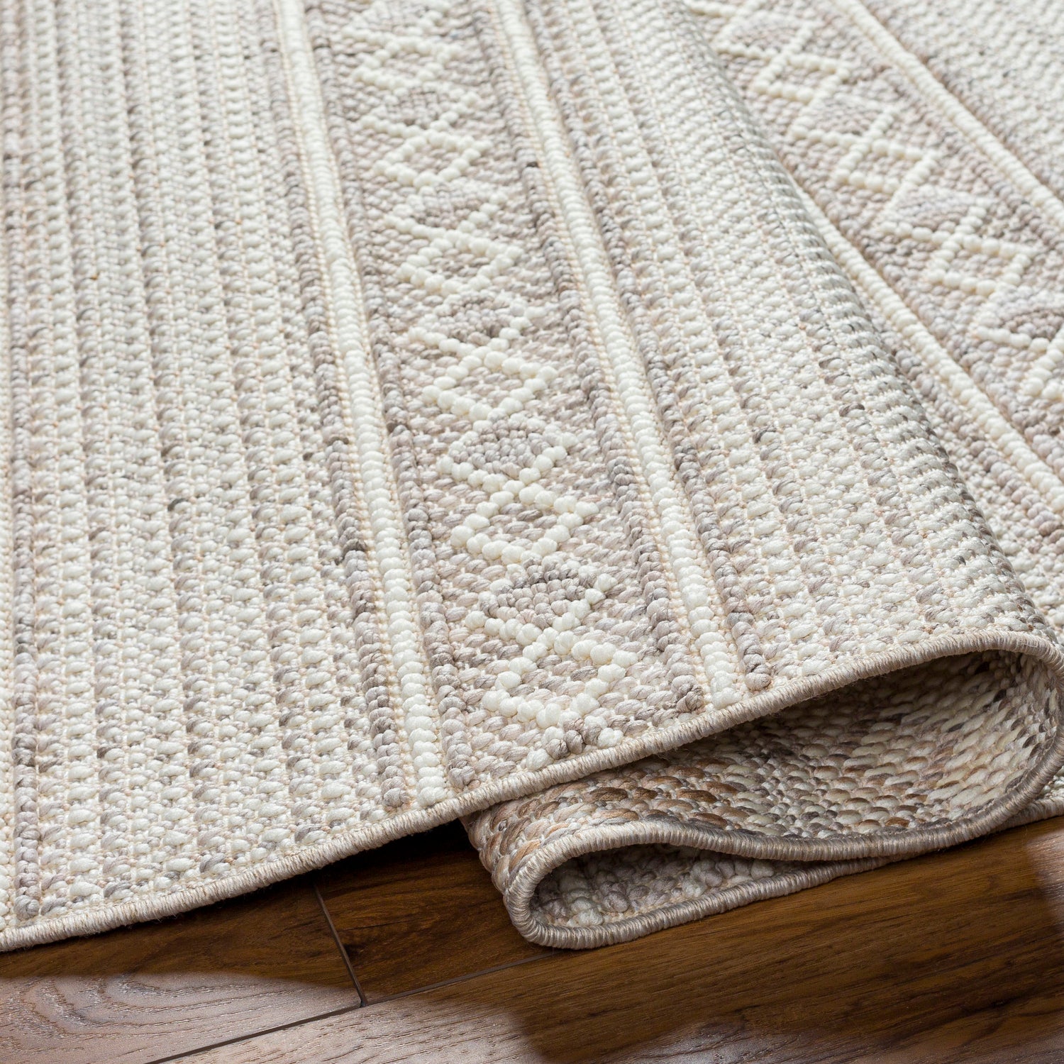 Surya New Delhi Nwh-2307 Light Silver, Light Grey, Pale Slate Rug.