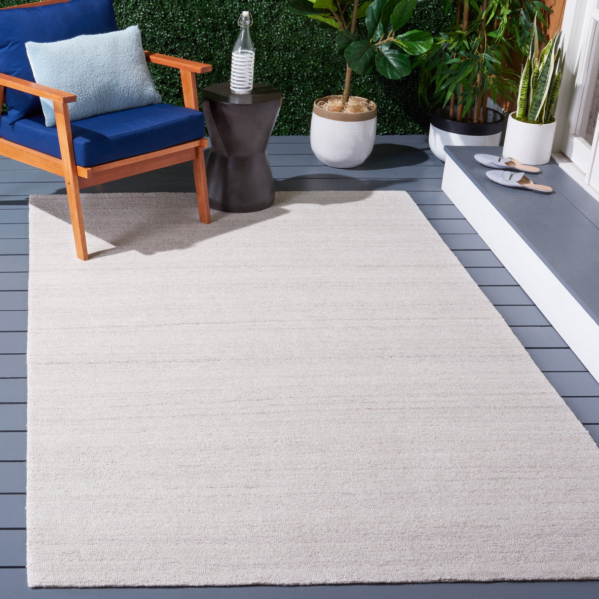 Safavieh Outdoor Micro-Loop Omp101B Beige Rug.