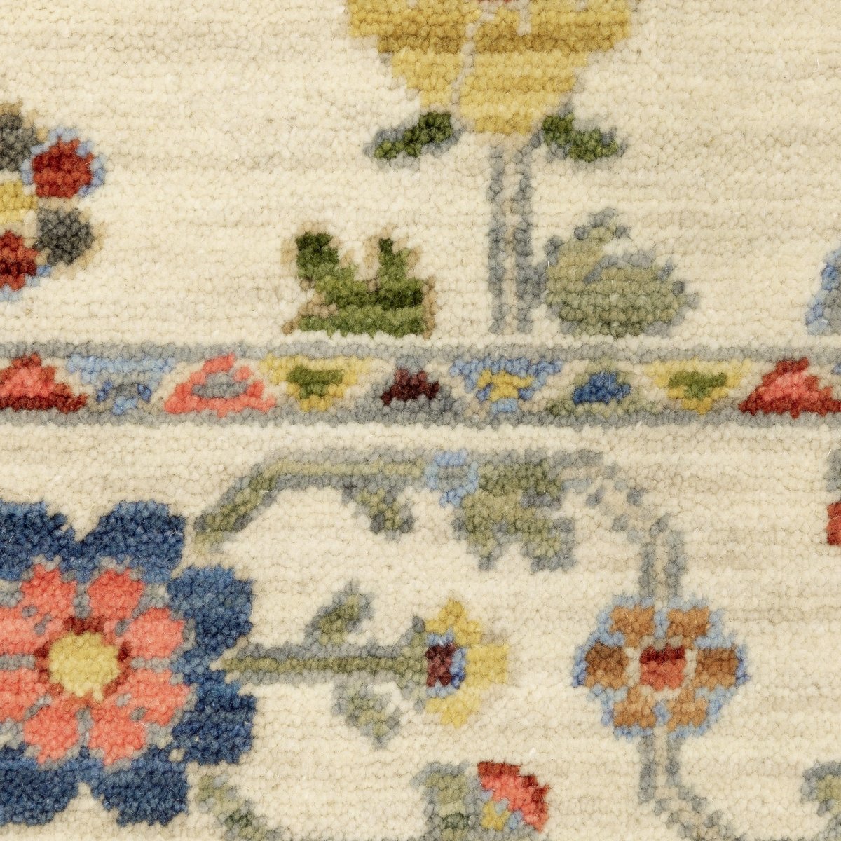Oriental Weavers Lucca 093W1 Ivory/ Multi Rug.