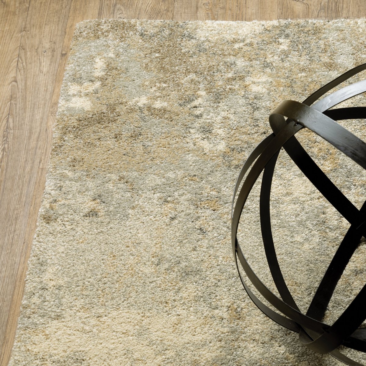 Oriental Weavers Sphinx Astor 8322J Gold/ Beige Rugs.