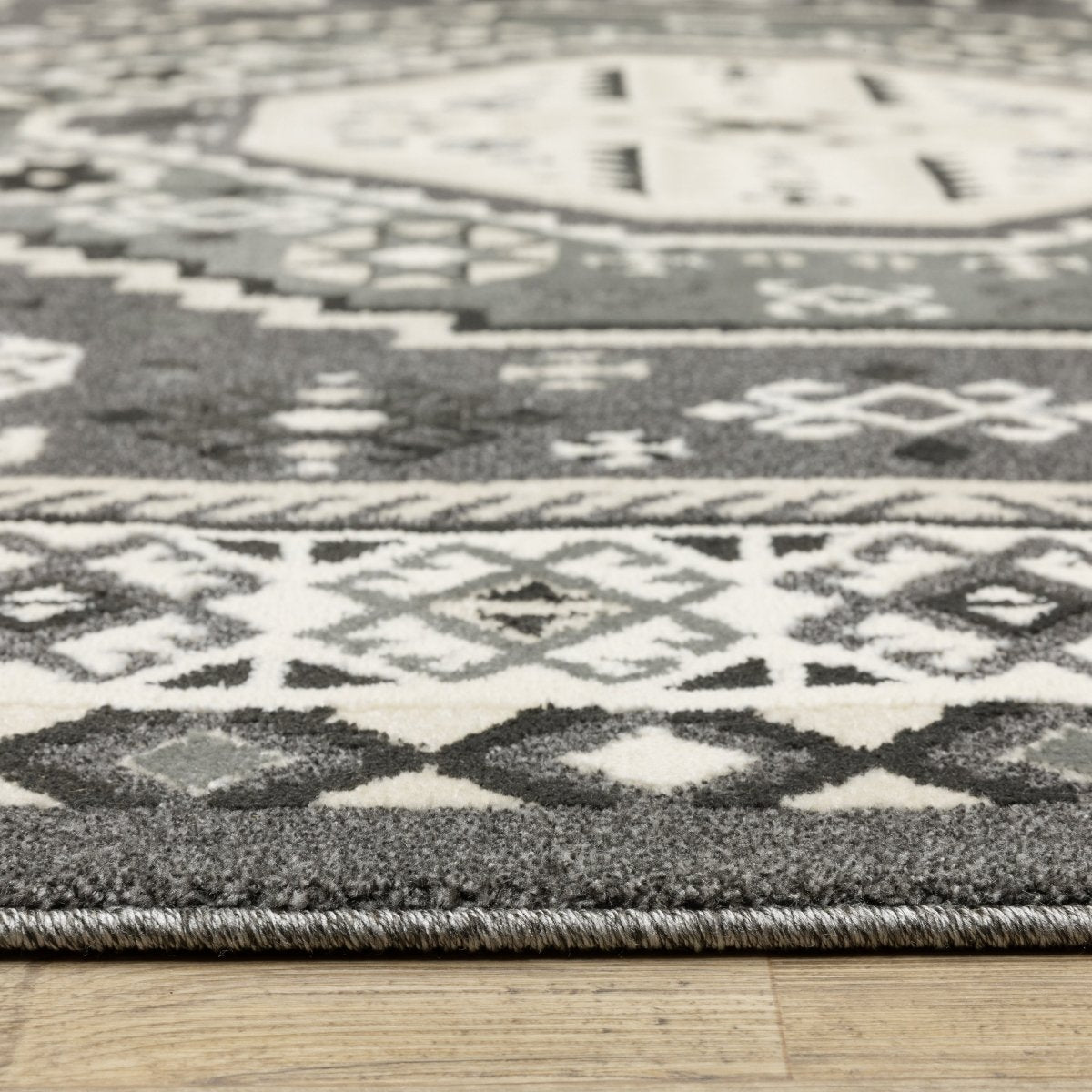 Oriental Weavers Sphinx Raylan Ray02 Grey/ Ivory Rug.