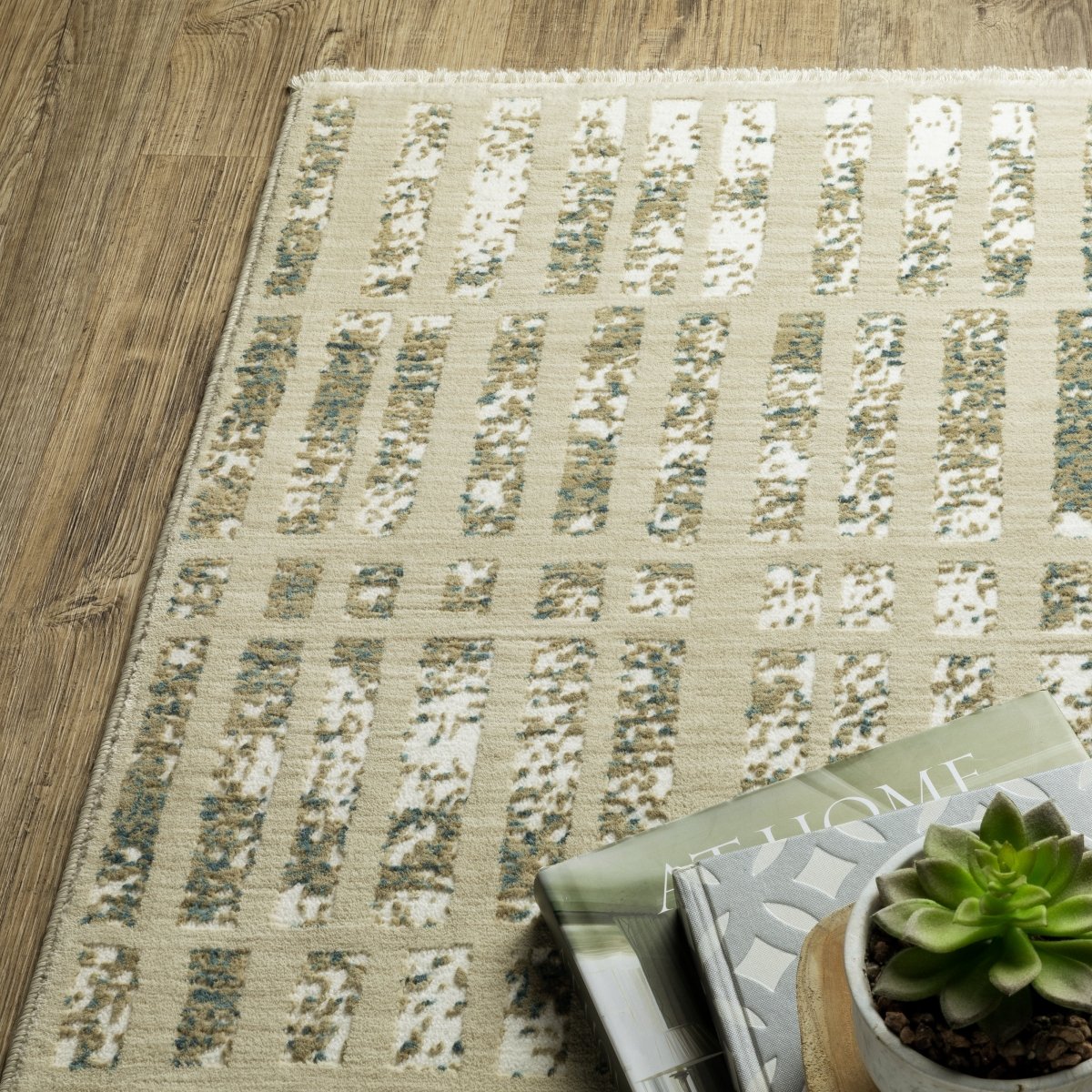 Oriental Weavers Sphinx Reed Re12W Ivory/ Blue Rug.