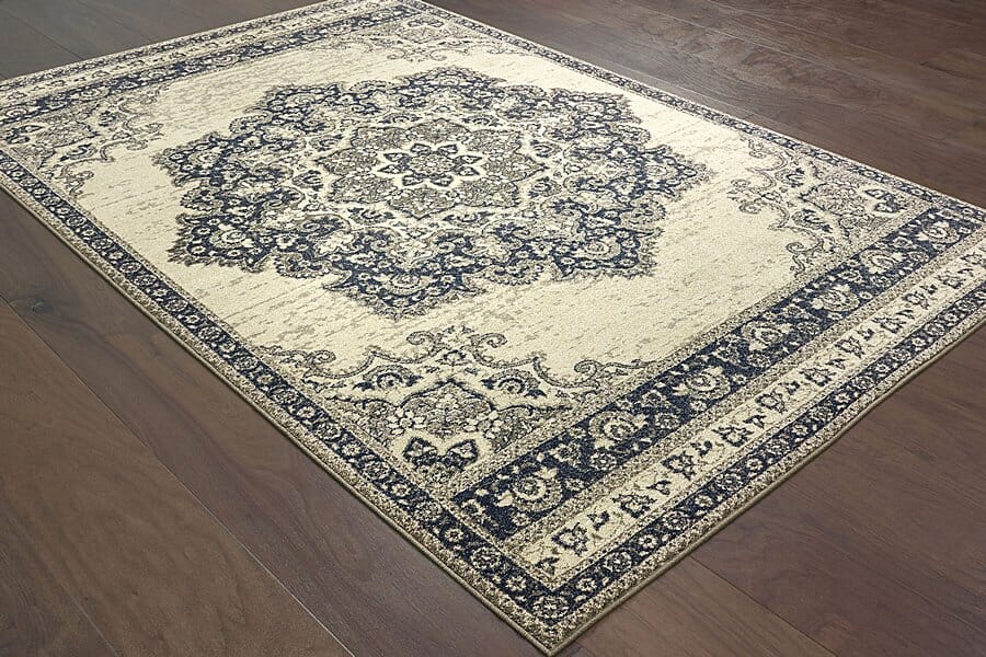 Oriental Weavers Sphinx Richmond 5504I Ivory / Navy Rugs.